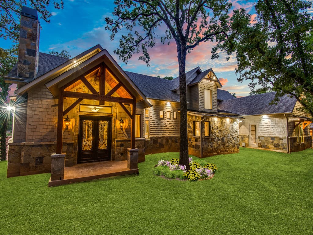 Timber Frame Home Lake Kiowa, TX - J C Boyd Custom Builders